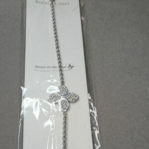 New Silver Tone Flower Pendant Bracelet #111